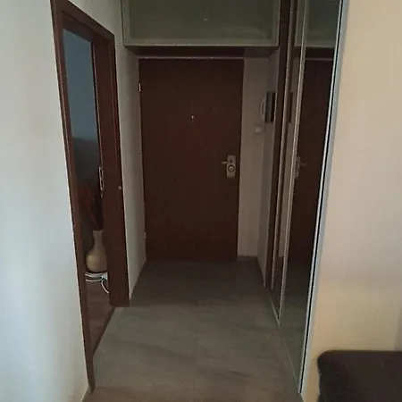 24 Dwie Sypialnie דירה *